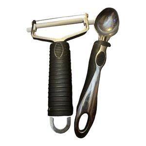 $5-  Ice cream Scoop And Cheese Cutter Bundle  (MUST BE BUNDLED -3 OR MORE)